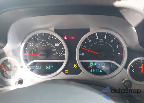 2008 Jeep Wrangler Unlimited Sahara z USA, uszkodzony, nr VIN 1J4GA59188L587461